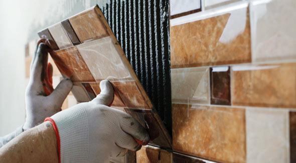 检查坐便器、台盆漏水及渗水现象