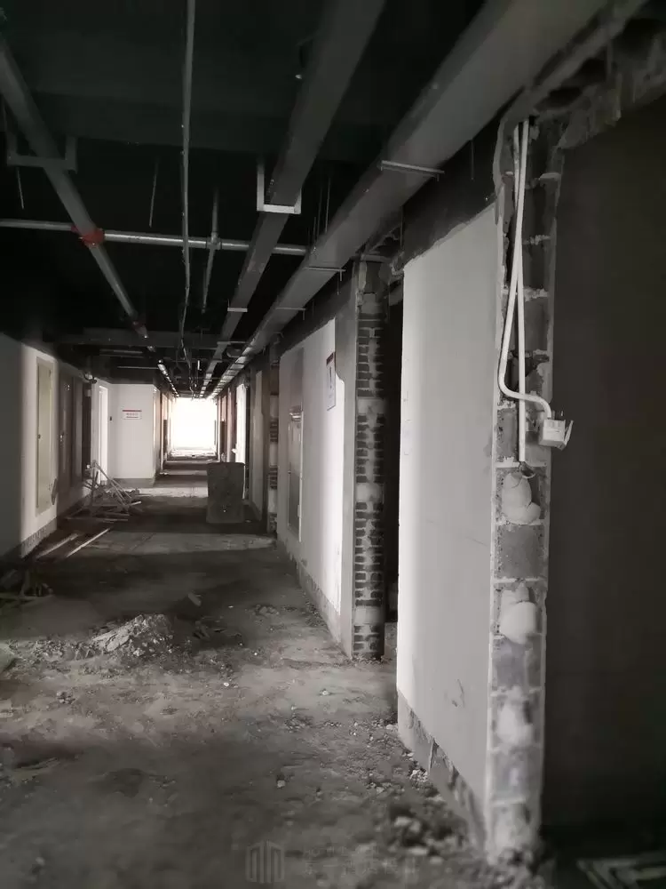 酒店过道装修施工现场图片
