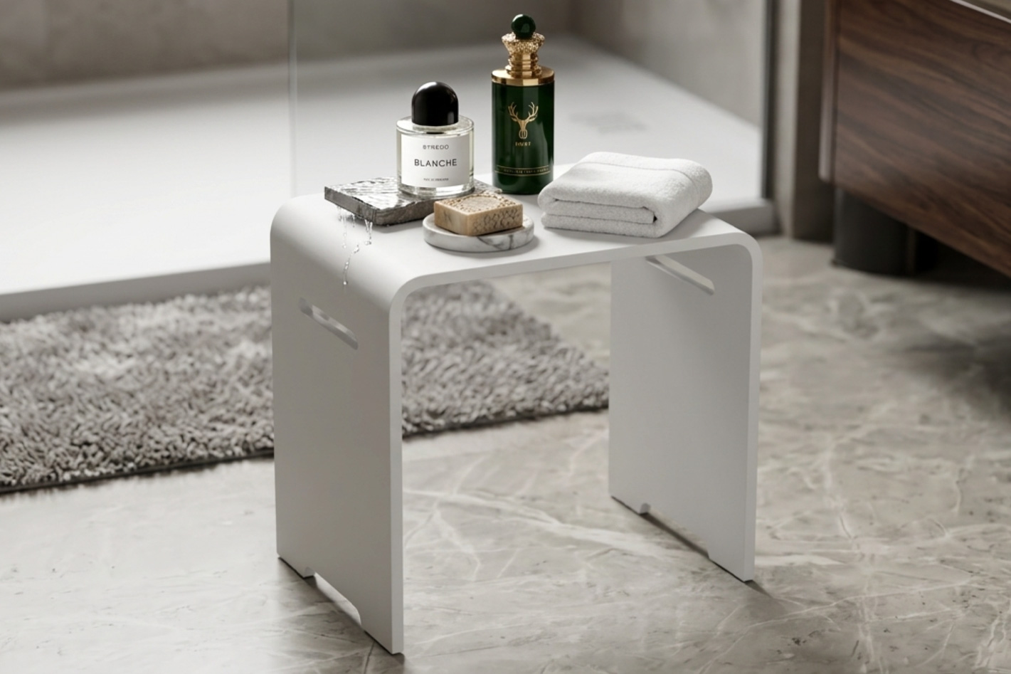 哑光白色圆角人造石浴室凳 放置在卫生间空间